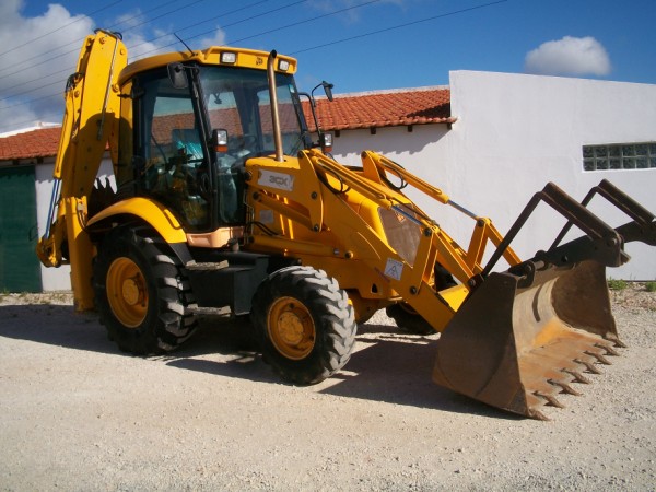 *JCB 3cx
