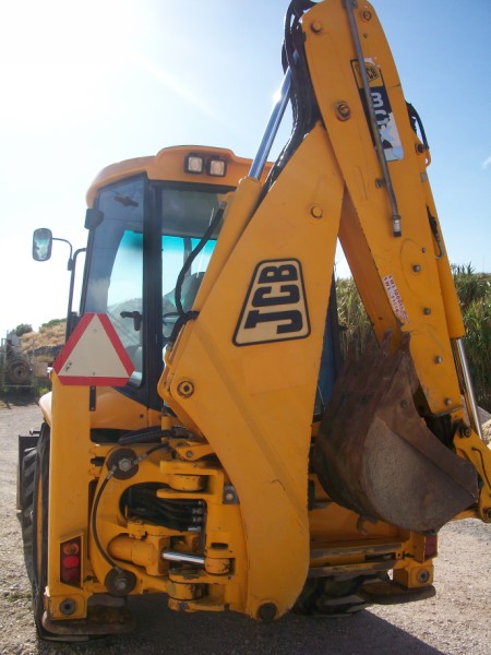 *JCB 3cx
